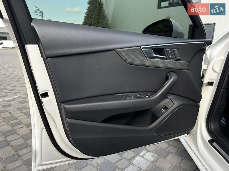 Седан Audi A4 2018 в Ивано-Франковске