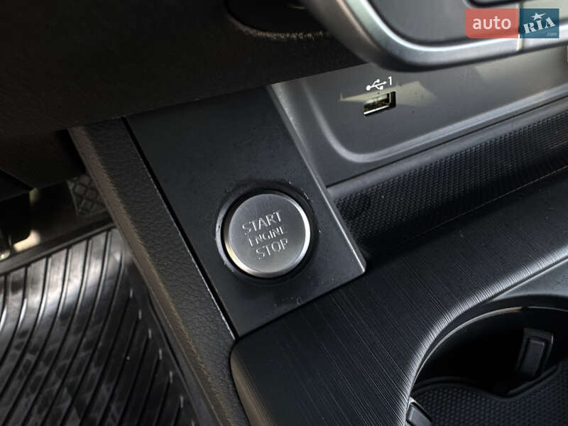 Седан Audi A4 2018 в Ивано-Франковске