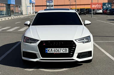 Седан Audi A4 2017 в 
