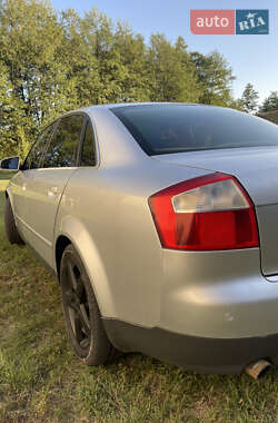 Седан Audi A4 2001 в 