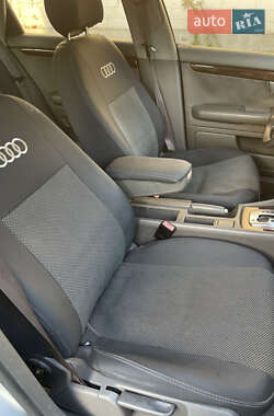 Седан Audi A4 2001 в 