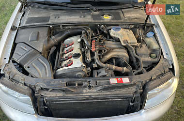 Седан Audi A4 2001 в 