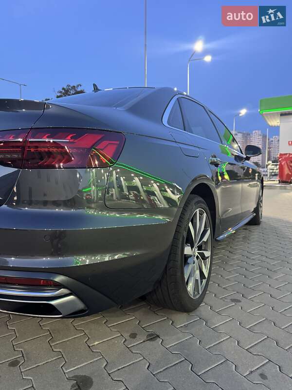 Седан Audi A4 2021 в Києві