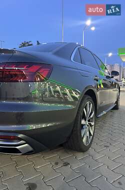 Седан Audi A4 2021 в 