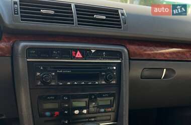 Седан Audi A4 2001 в 