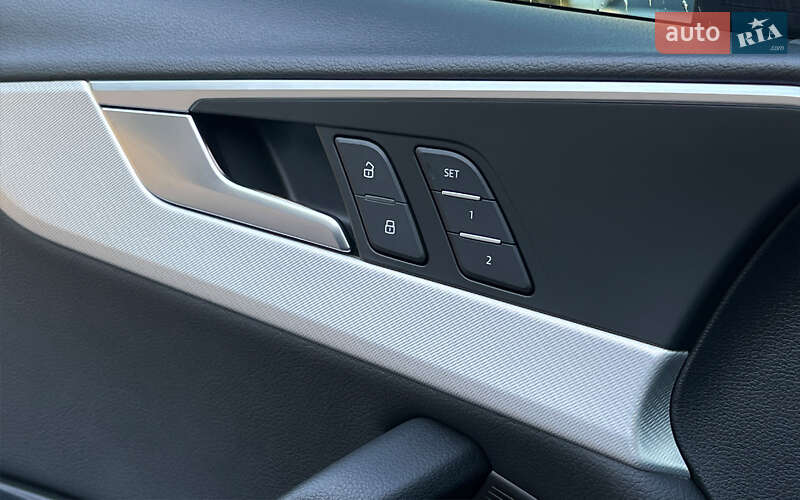 Седан Audi A4 2016 в Львове