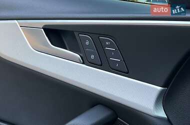 Седан Audi A4 2016 в 