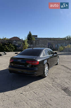 Седан Audi A4 2014 в 