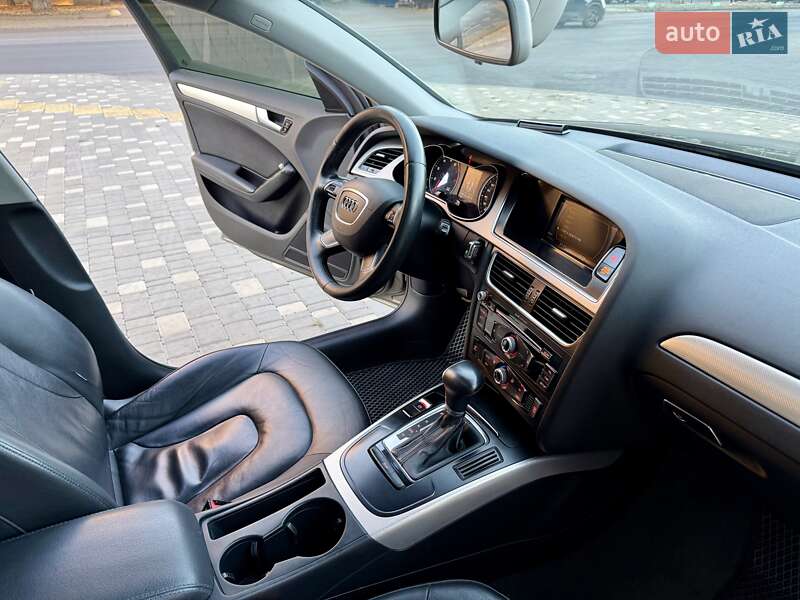 Седан Audi A4 2014 в Одессе