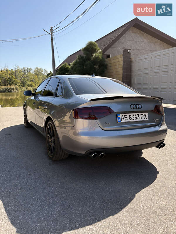 Седан Audi A4 2011 в Новомосковске