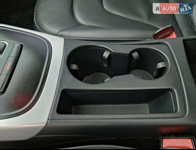 Седан Audi A4 2011 в Новомосковске