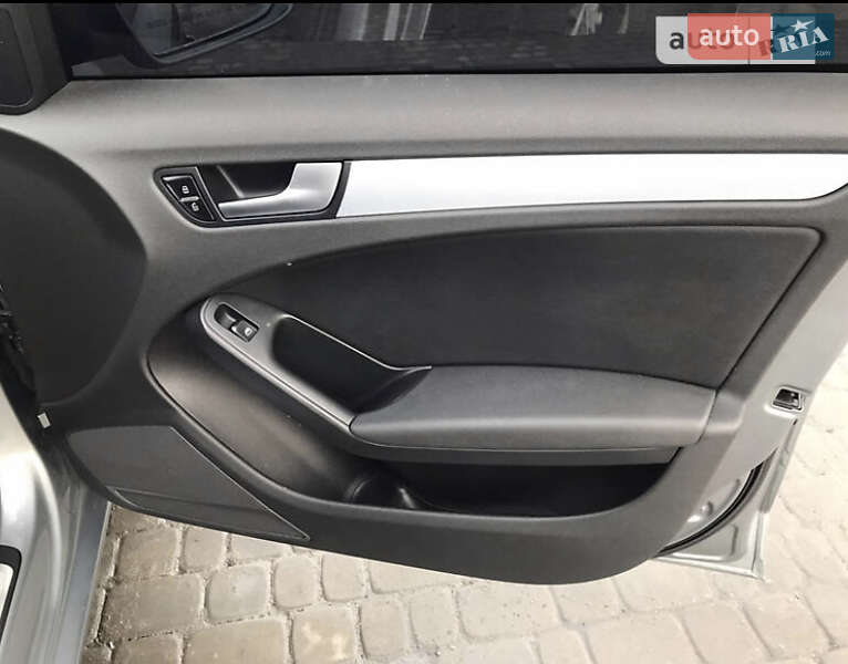 Седан Audi A4 2011 в Новомосковске