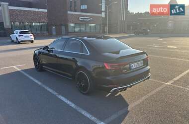 Седан Audi A4 2017 в 