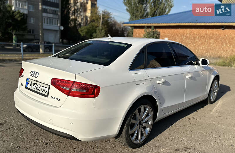 Седан Audi A4 2015 в Славянске
