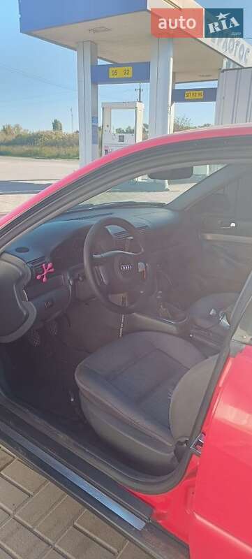 Седан Audi A4 1999 в Згуровке