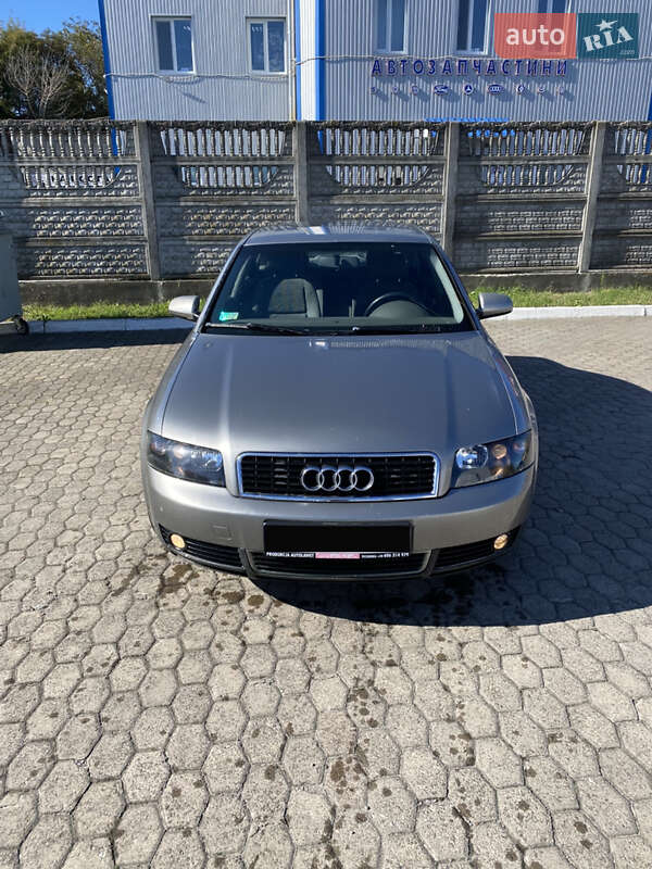 Седан Audi A4 2002 в Костополе