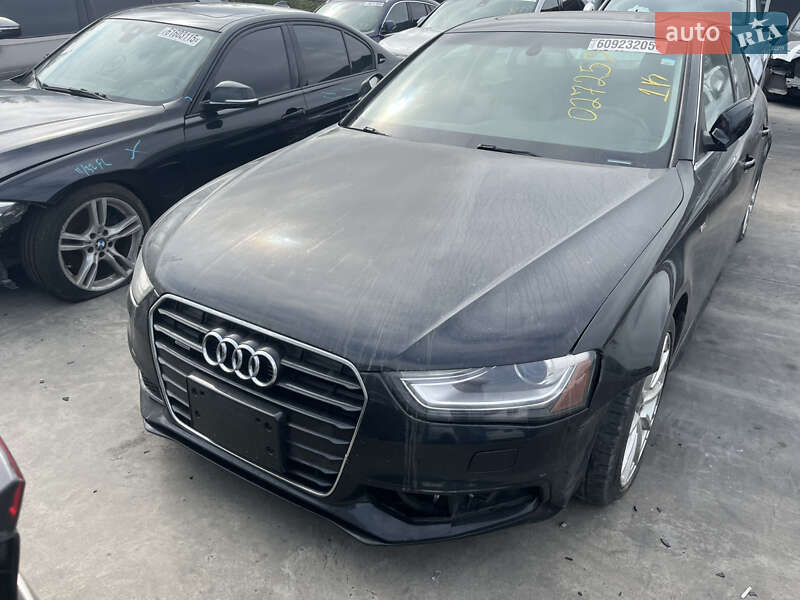 Седан Audi A4 2014 в Львове
