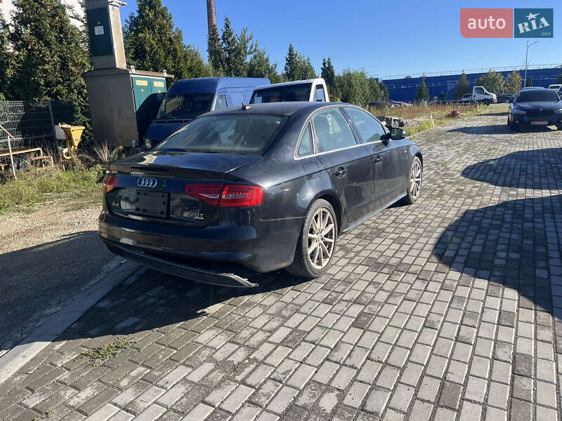 Седан Audi A4 2014 в Львове