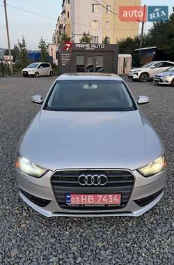 Седан Audi A4 2012 в 