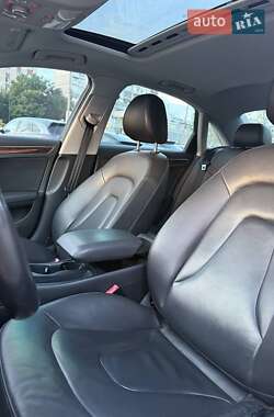 Седан Audi A4 2012 в 