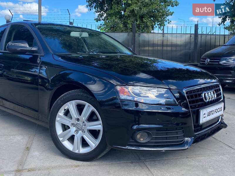 Седан Audi A4 2011 в Києві