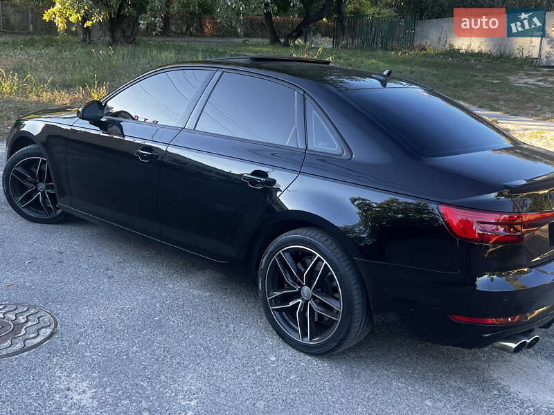 Седан Audi A4 2015 в Вышгороде