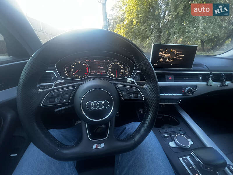 Седан Audi A4 2015 в Вышгороде