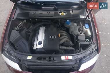 Седан Audi A4 2001 в 
