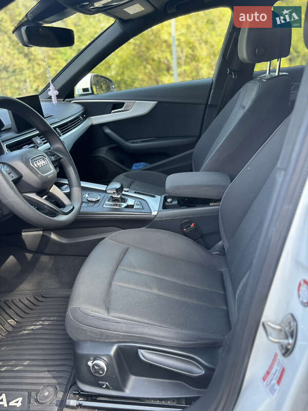Универсал Audi A4 2018 в Мукачево