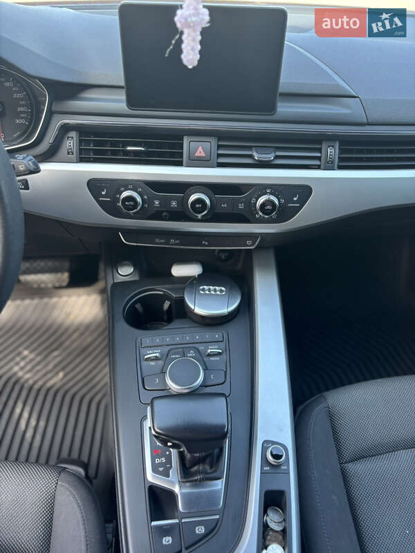 Универсал Audi A4 2018 в Мукачево