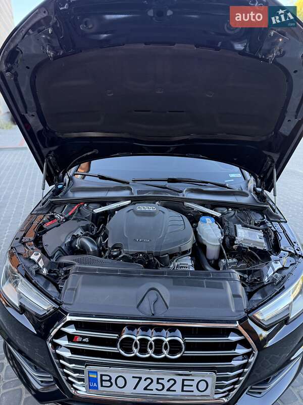 Седан Audi A4 2018 в Тернополе