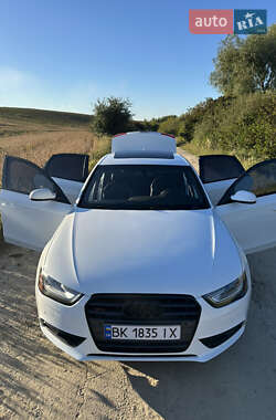 Седан Audi A4 2015 в Рівному