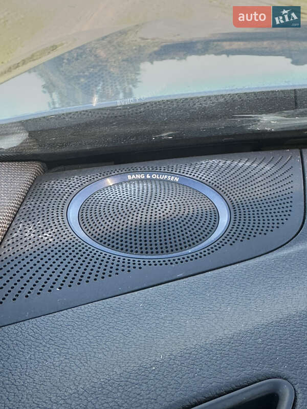 Седан Audi A4 2015 в Ровно