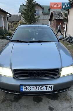 Универсал Audi A4 1998 в Яворове