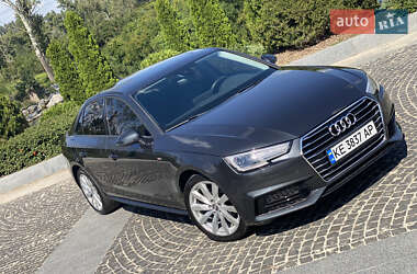 Седан Audi A4 2018 в 