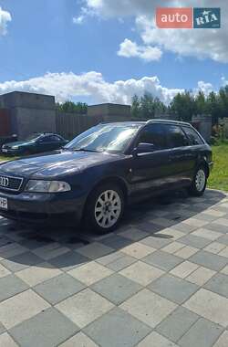 Универсал Audi A4 1998 в Самборе