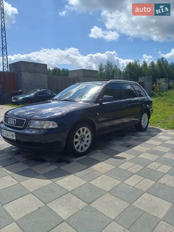 Універсал Audi A4 1998 в 