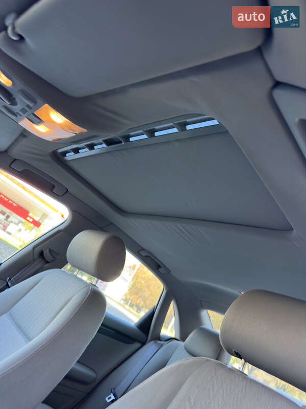 Седан Audi A4 2003 в Збараже