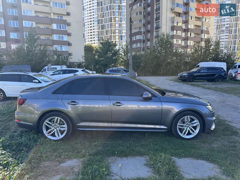 Седан Audi A4 2018 в Киеве