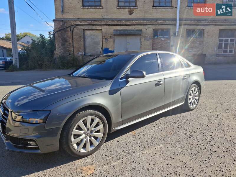 Седан Audi A4 2014 в Сумах