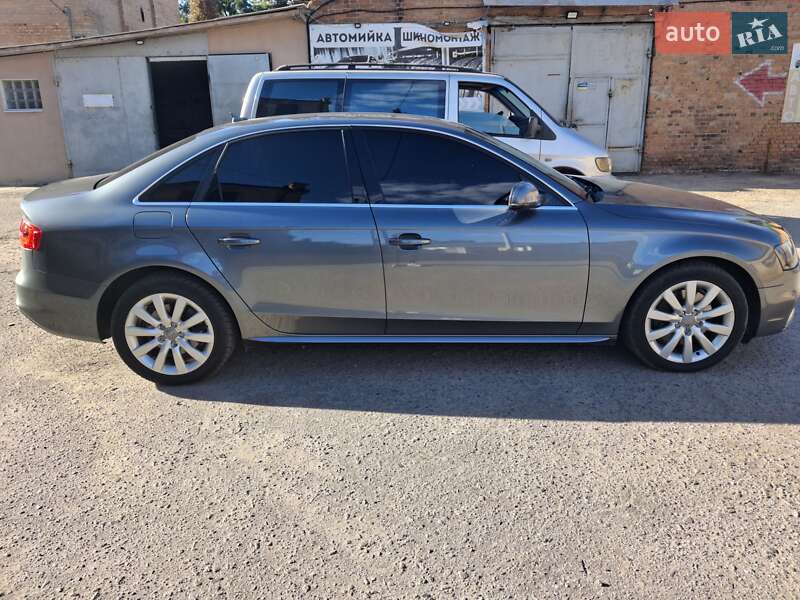 Седан Audi A4 2014 в Сумах