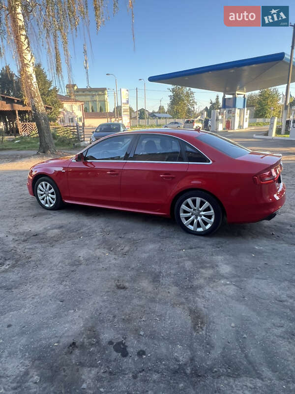 Седан Audi A4 2015 в Дубно
