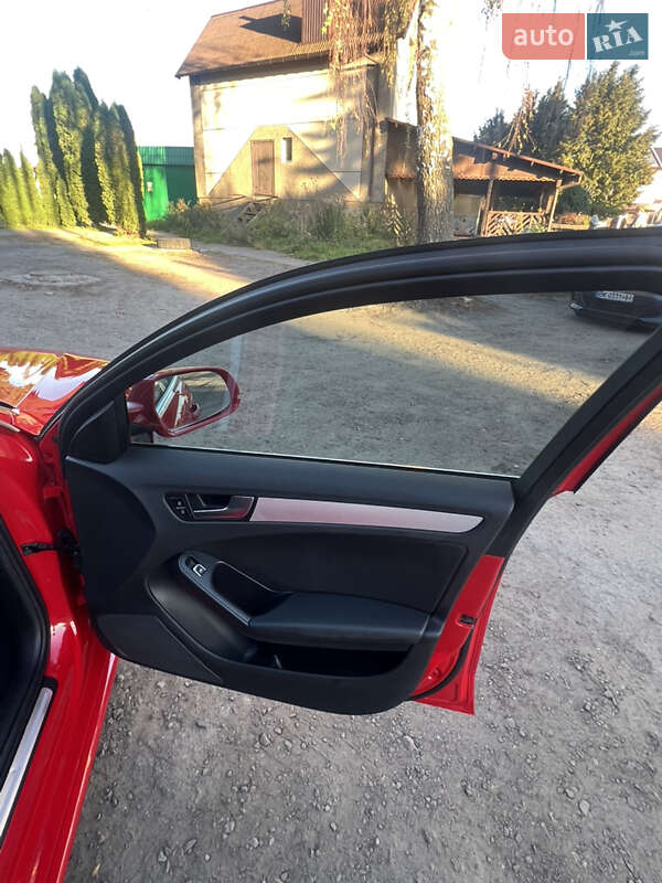 Седан Audi A4 2015 в Дубно