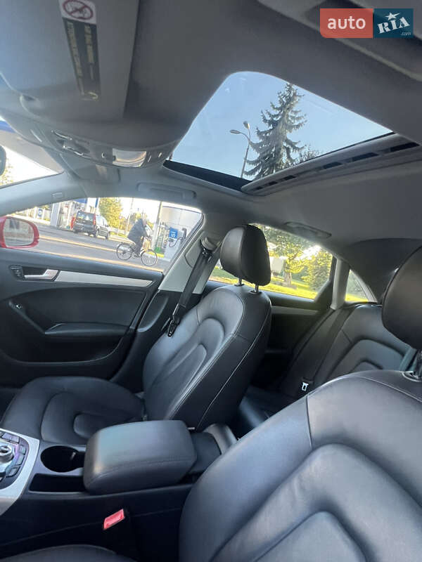 Седан Audi A4 2015 в Дубно