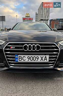 Седан Audi A4 2016 в 