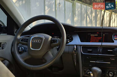 Седан Audi A4 2011 в 
