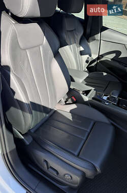 Седан Audi A4 2019 в 