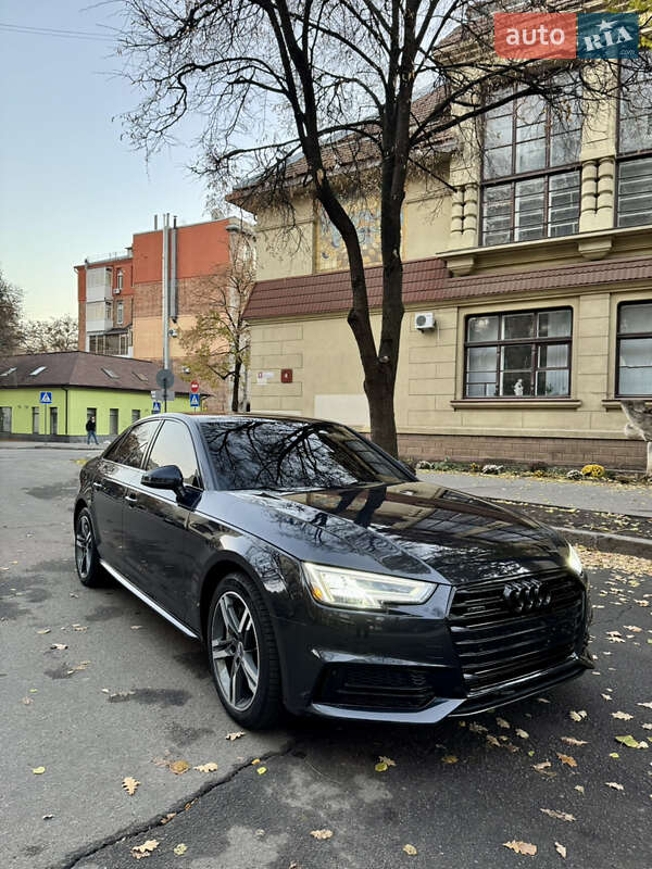 Седан Audi A4 2017 в Днепре