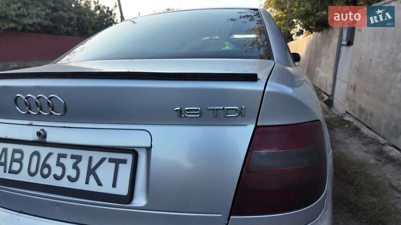 Седан Audi A4 1998 в Бару