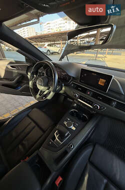 Седан Audi A4 2018 в 